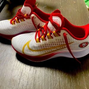 Nike Pegasus 49 s Nike Sneakers  size 4 boys